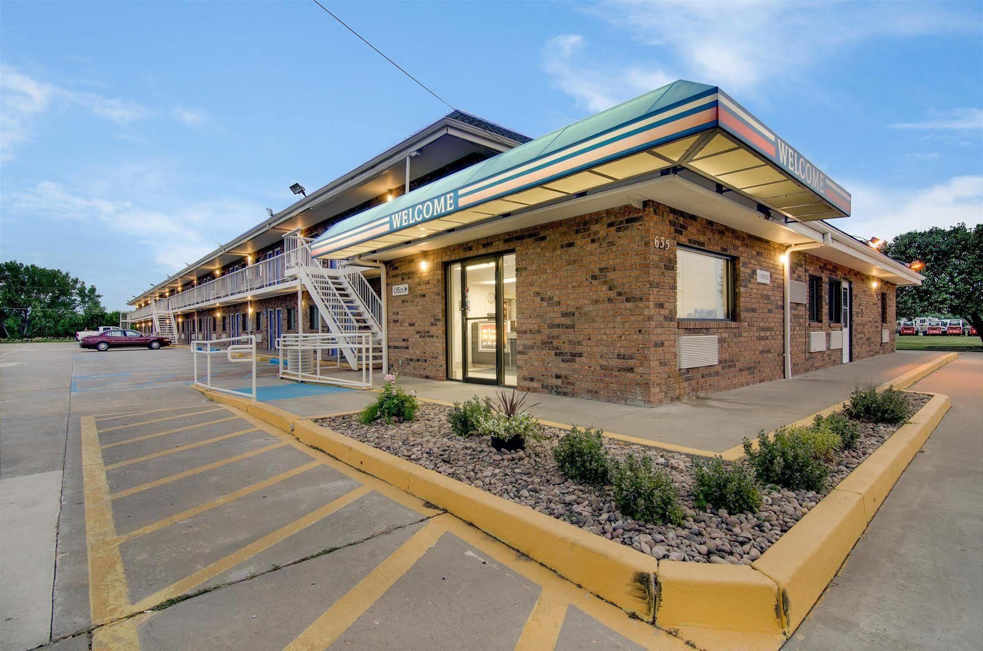 Motel 6-Salina, Ks Ngoại thất bức ảnh