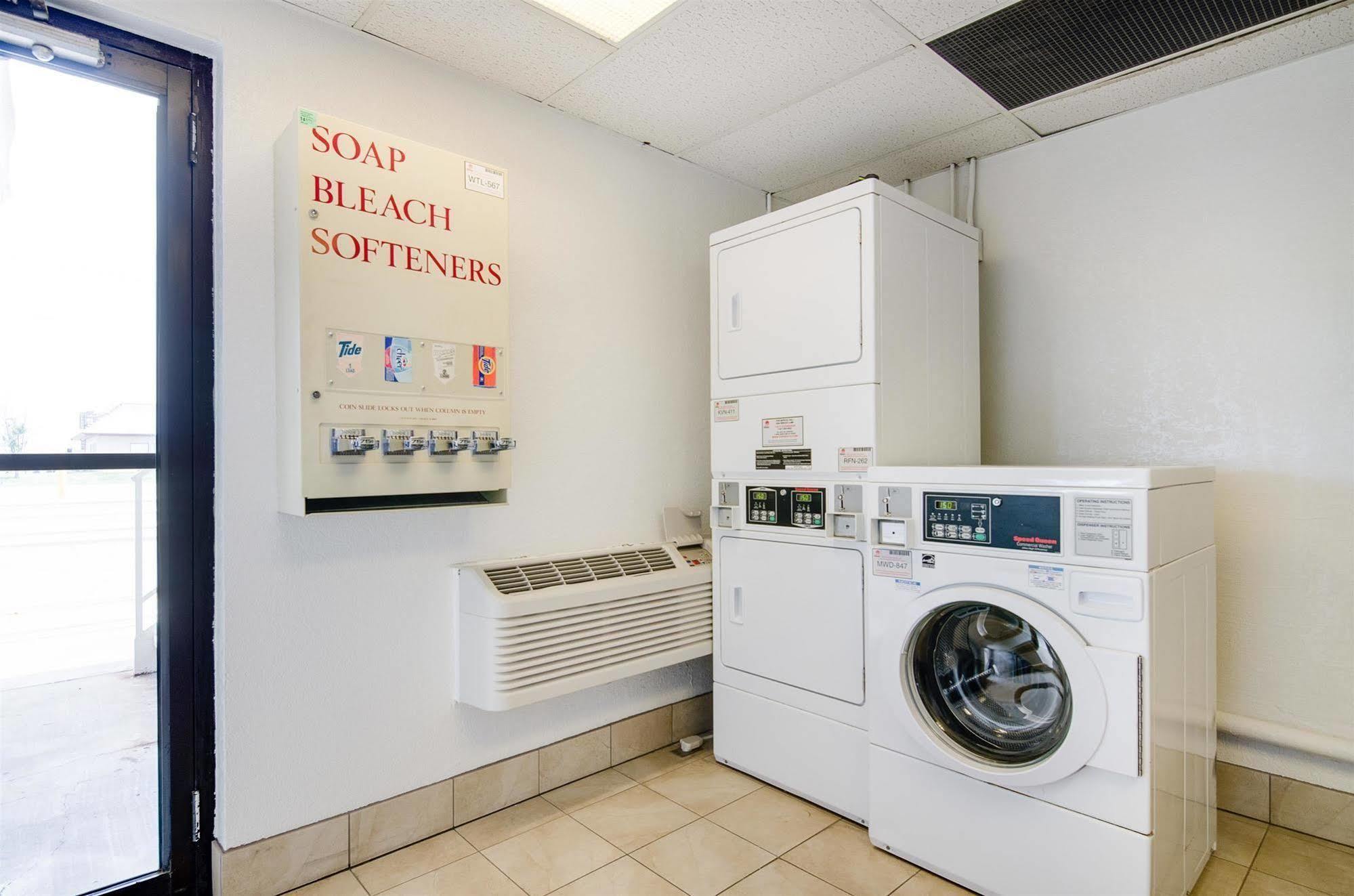 Motel 6-Salina, Ks Ngoại thất bức ảnh